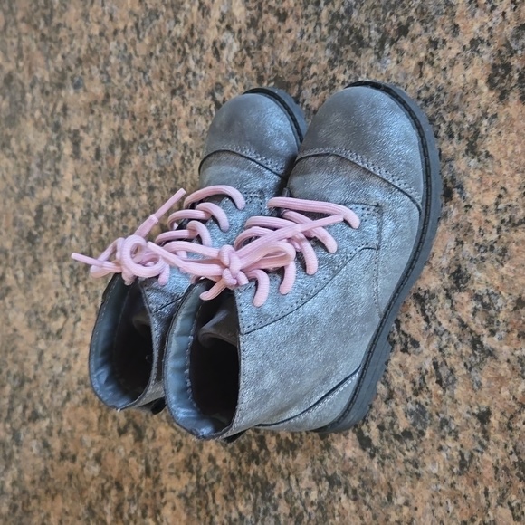 Oshkosh Boots - Size 11 - Picture 1 of 6